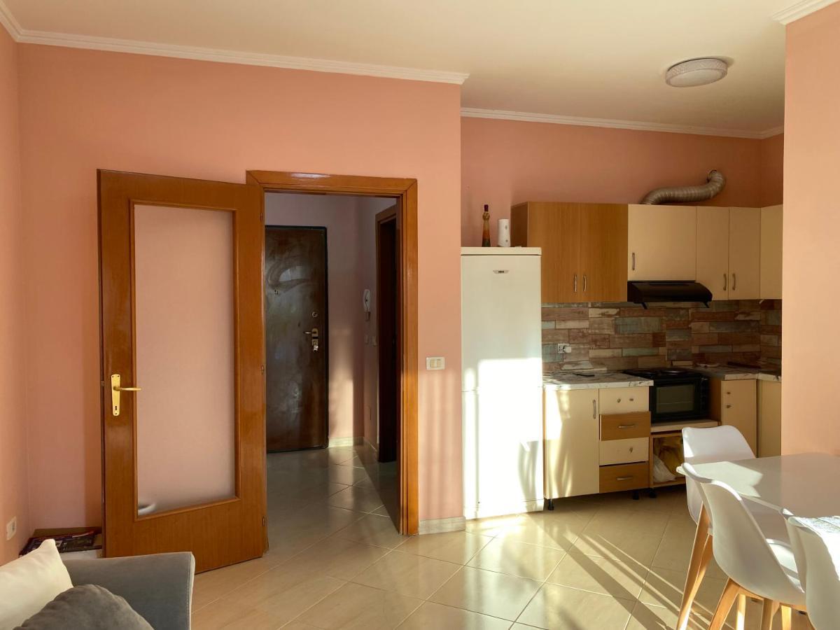 Apartament Komuna E Parisit Qendra Kristal Center Apartamento Tirana